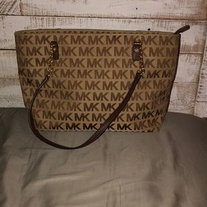 Micheal Kors Purse